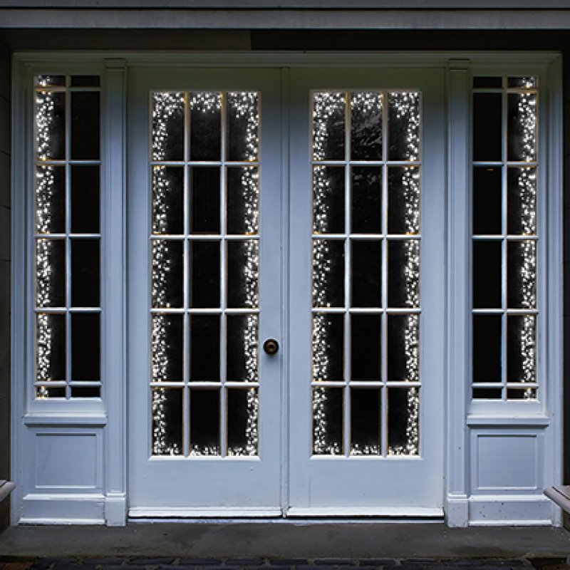 Premier Plug In Christmas Lights (Mains Powered) – Cool White LED Cluster String Lights – Clear Cable