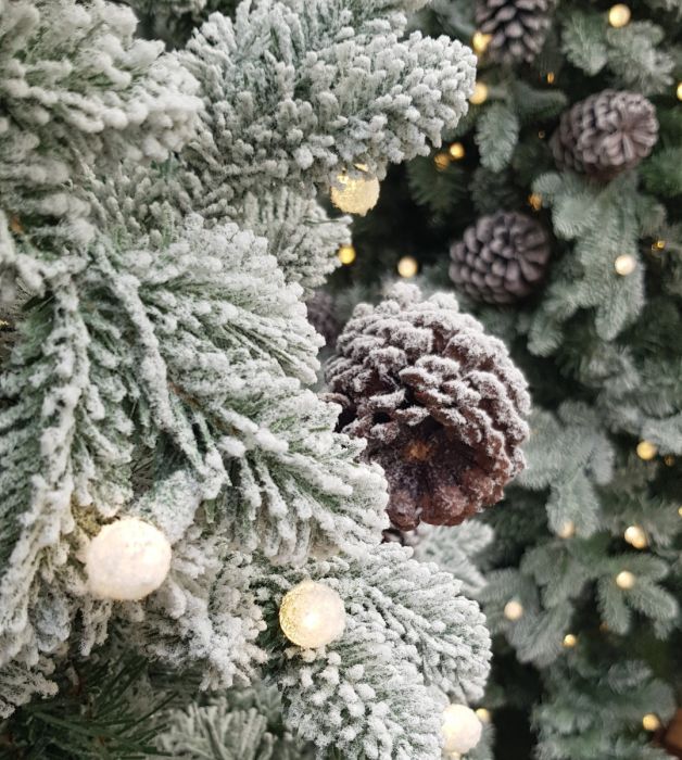 Puleo Snowy Yukon Prelit 7ft Artificial Christmas Tree